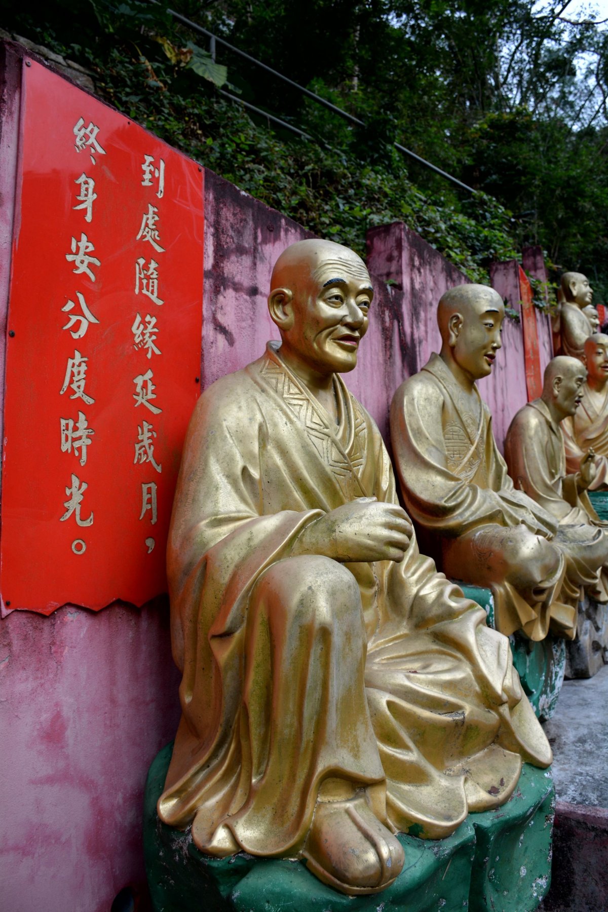 Ten Thousand Buddhas monastery 