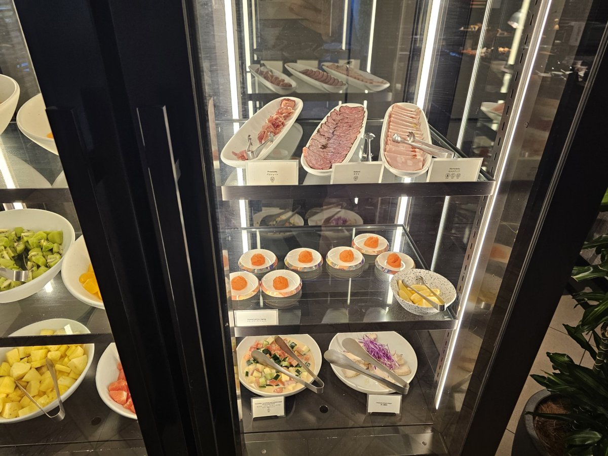 Snídaně - saláty a šunky