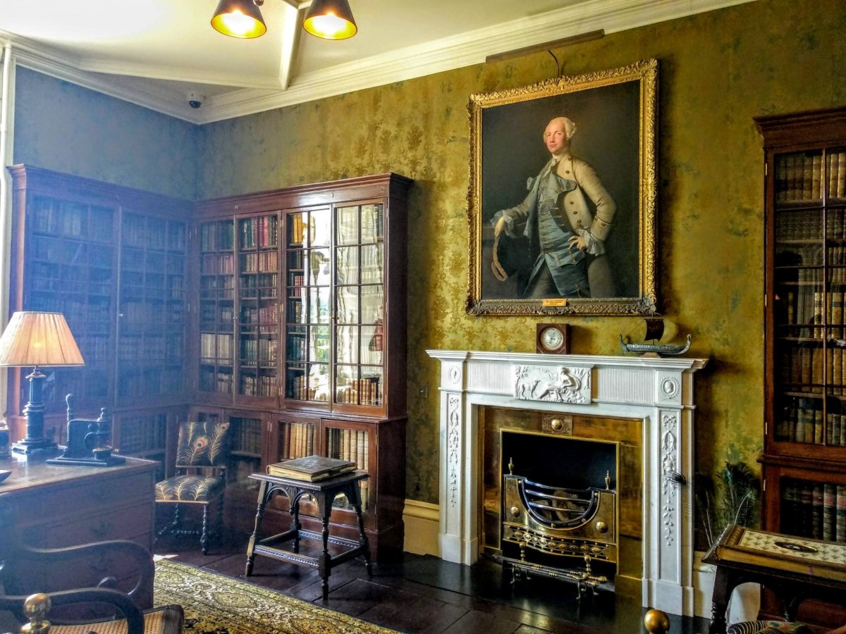 Jedna z mála hradních místností 