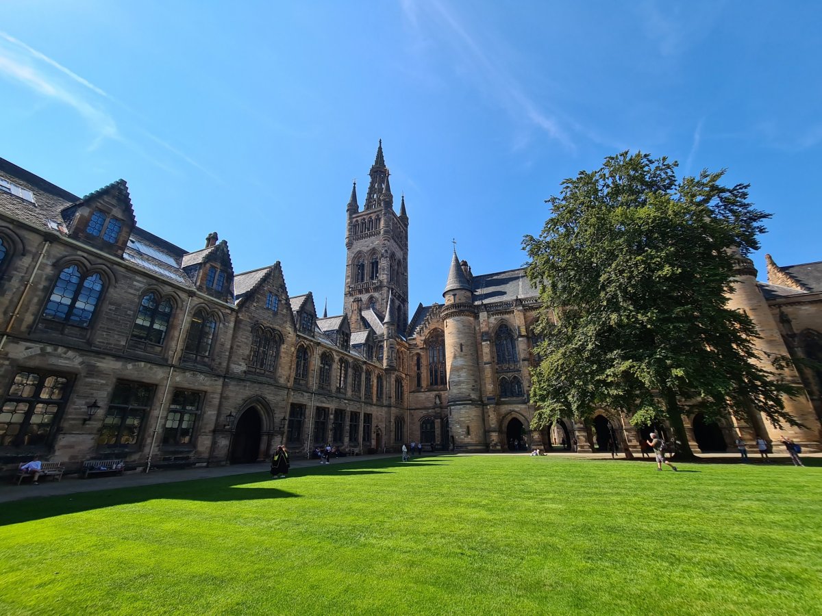 Nádvoří jako dělané na učení!