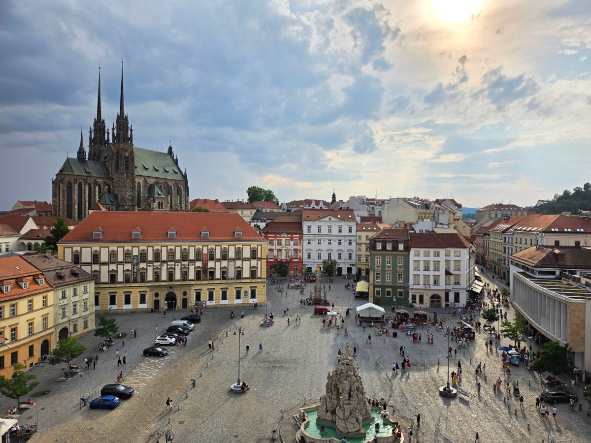 Výhled z balkonu ve věži
