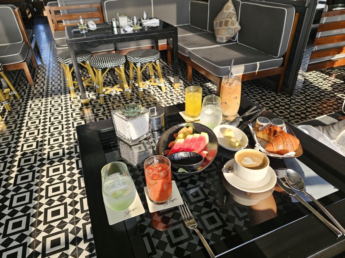 Snídaně ve Spago Bar
