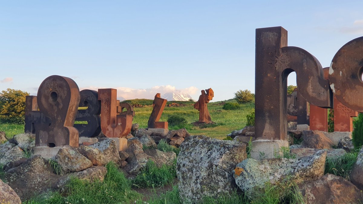 Památník arménské abecedy