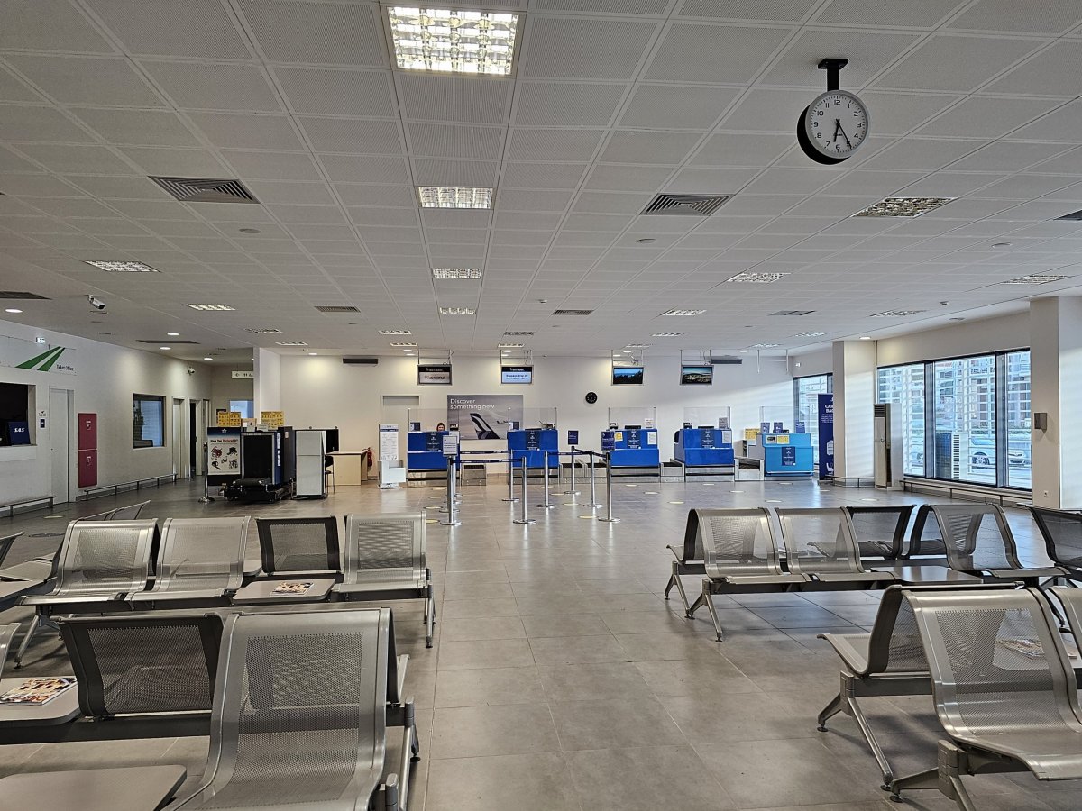 Check-in přepážky, letiště IOA