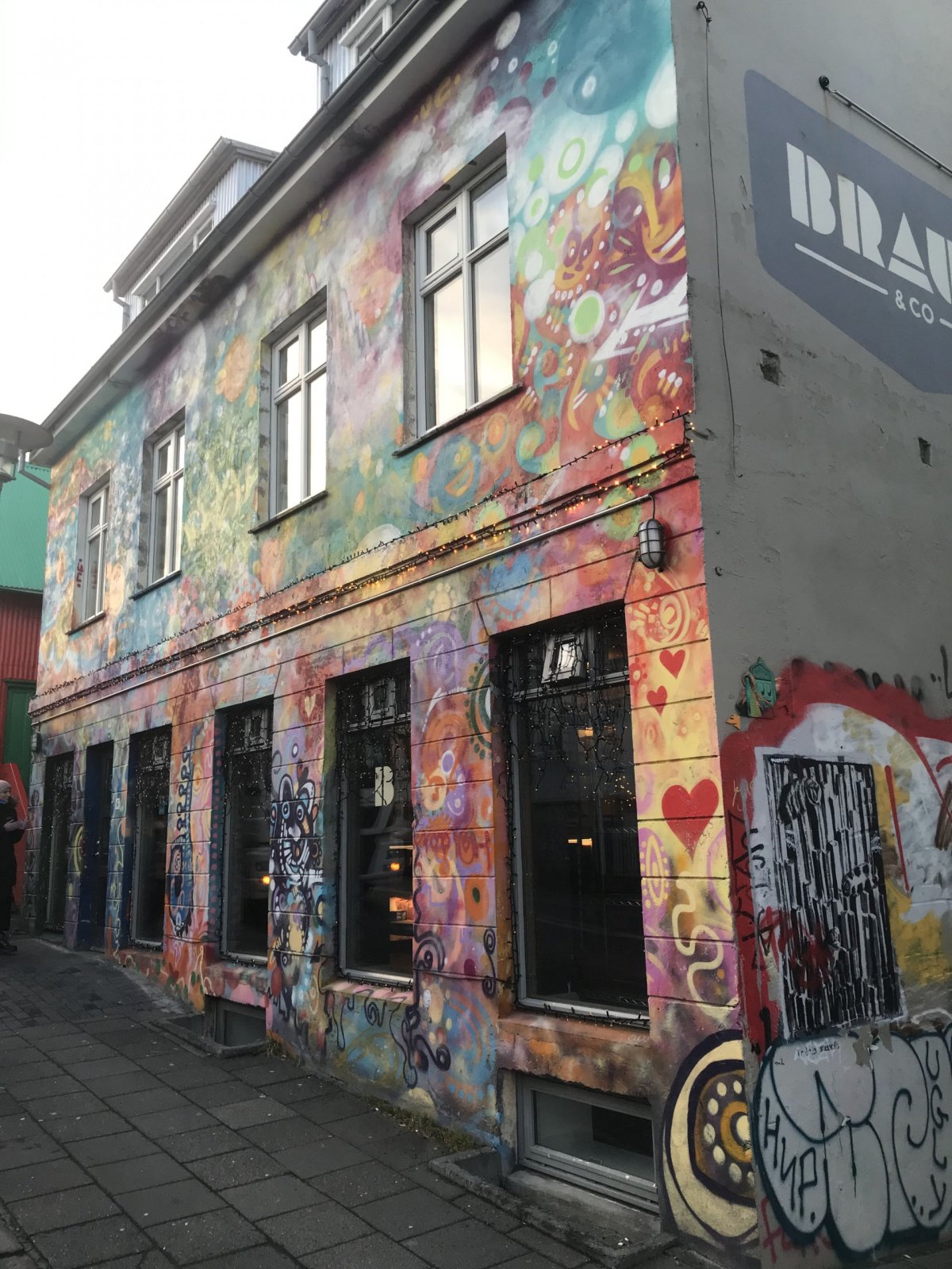 Z pekárničky šnek..