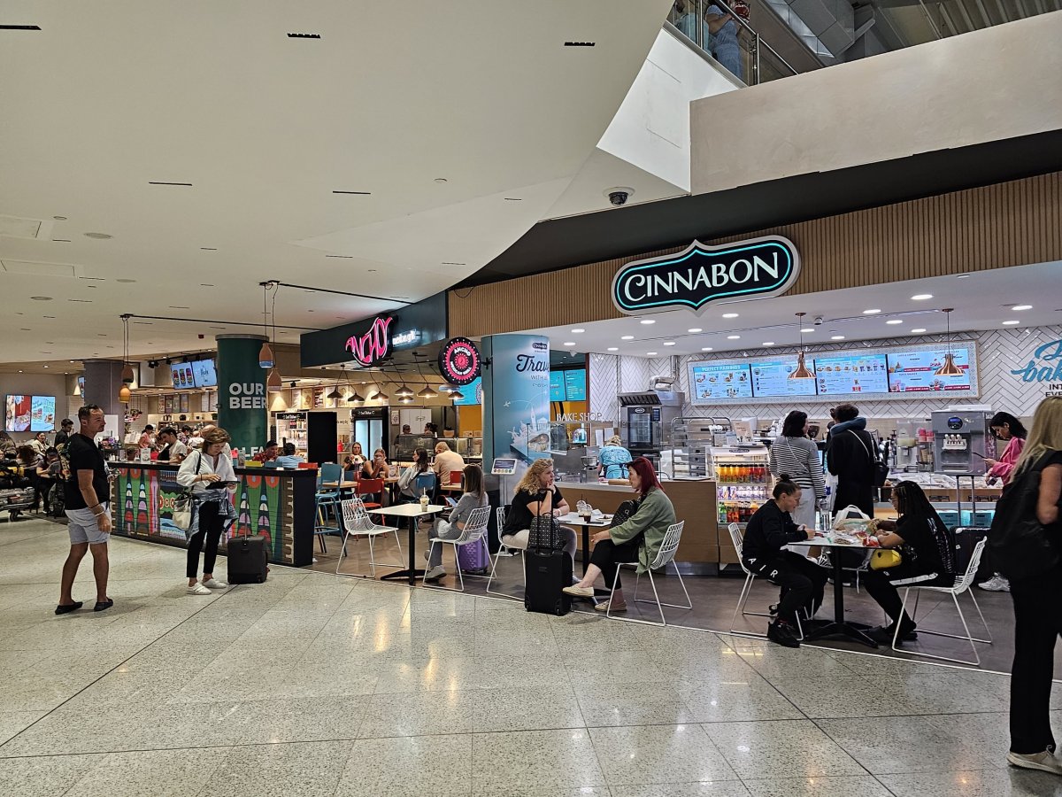 Cinnabon, veřejná část, check-in