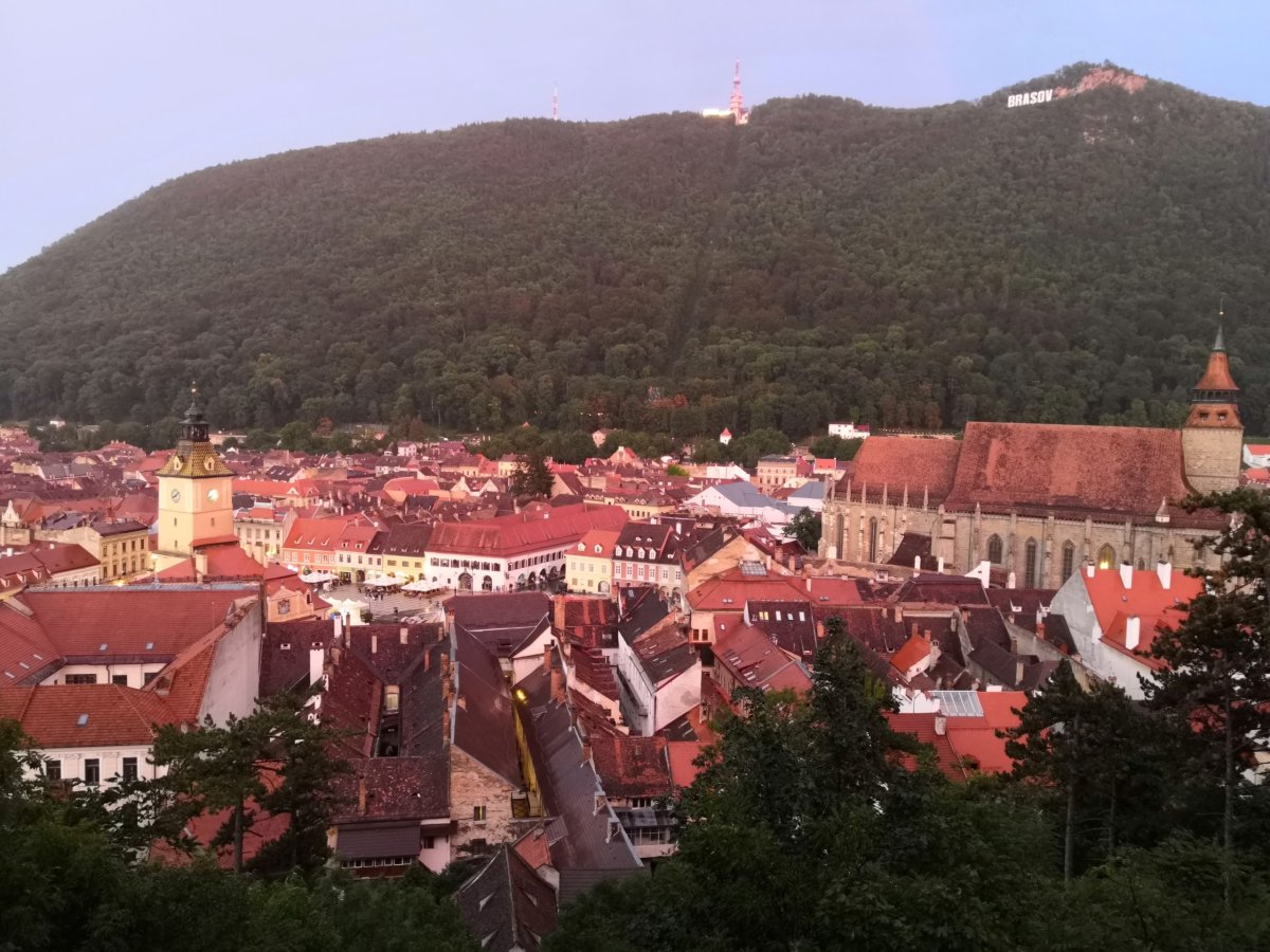 Výhled na Brašov od Černé věže