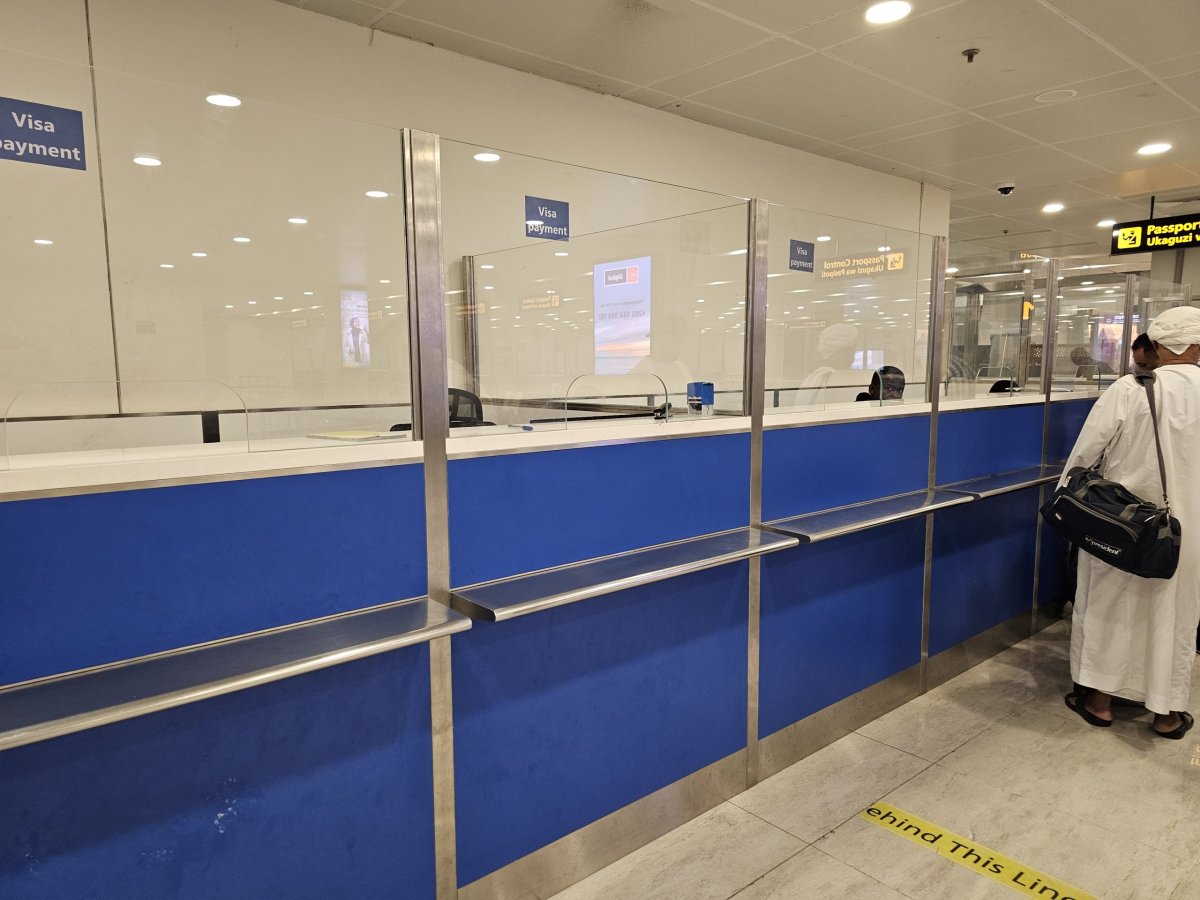 Přepážky k zaplacení víza on-arrival