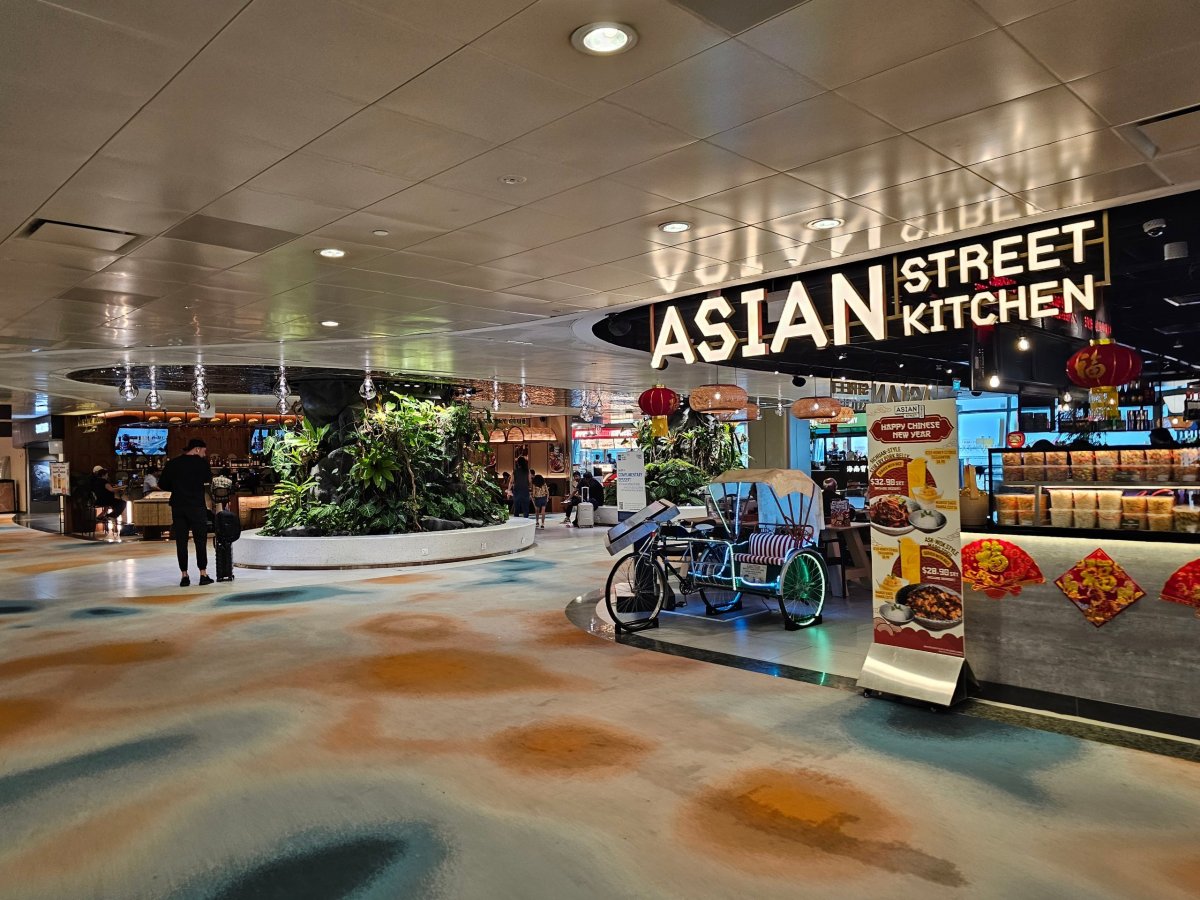 Restaurace, terminál 2, tranzitní zóna