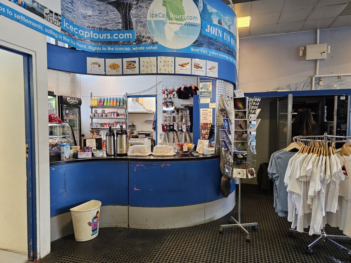 Obchod v letištní hale