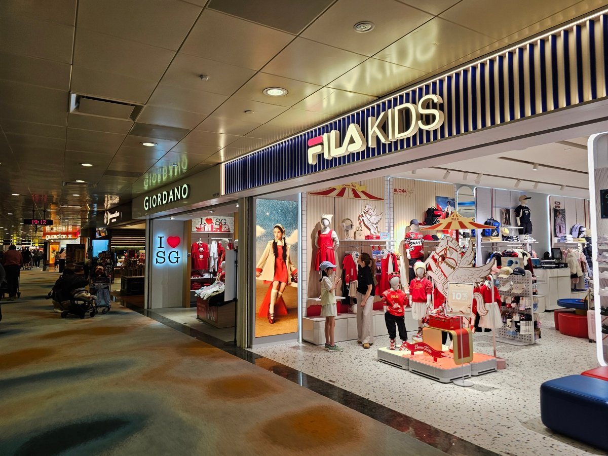 Obchody, terminál 2, tranzitní zóna