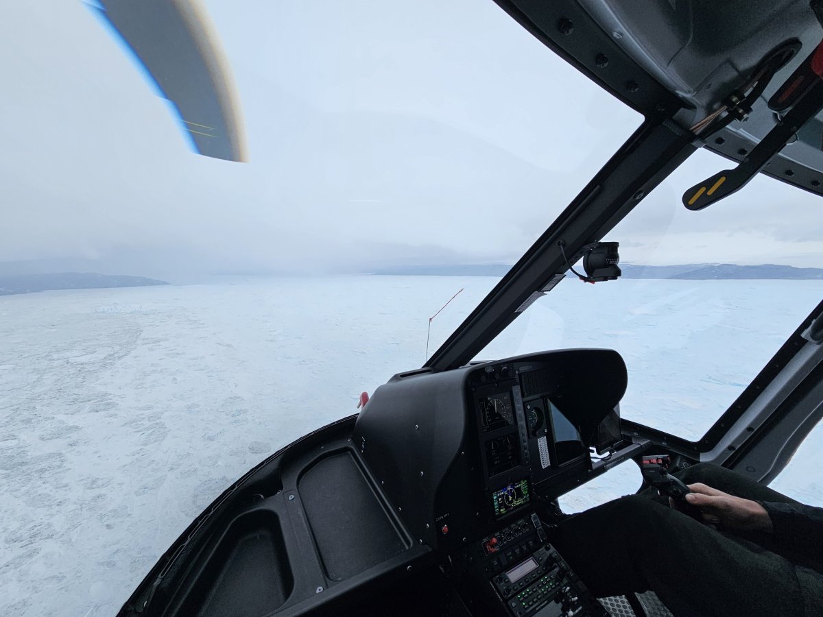 Kokpit vrtulníku, Kangia Helicopter Tour