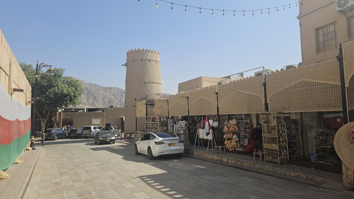 Souk v Nizwě u pevnosti