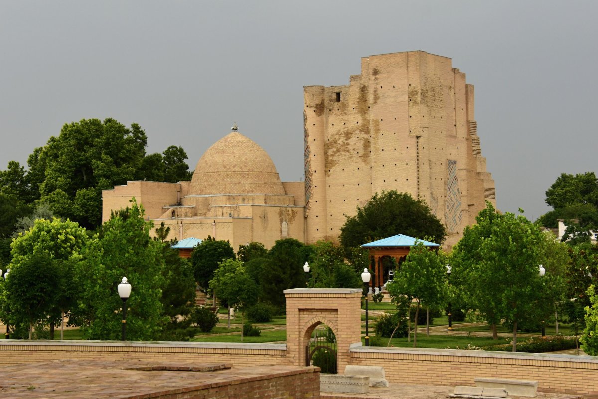Mešita Hazrat Imam a hrobka Džahángíra