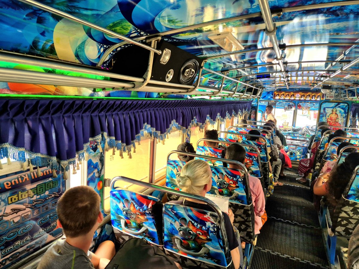 Krásně vyzdobené autobusy