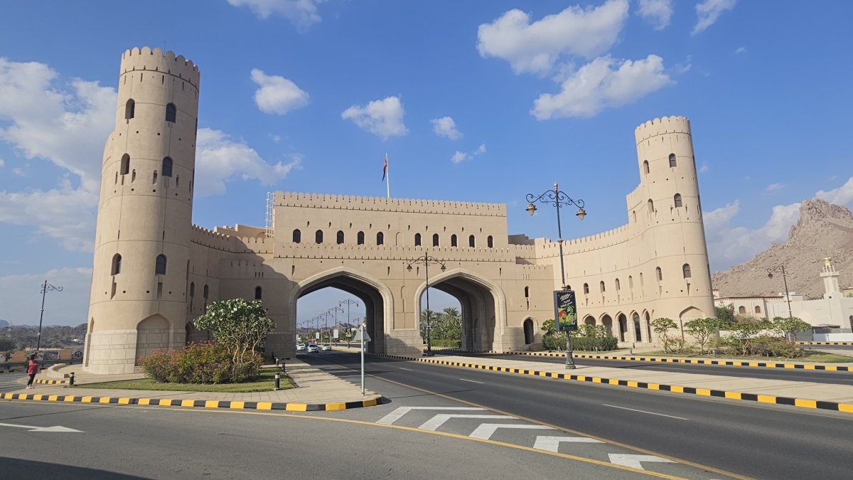 Velká brána před Nizwou