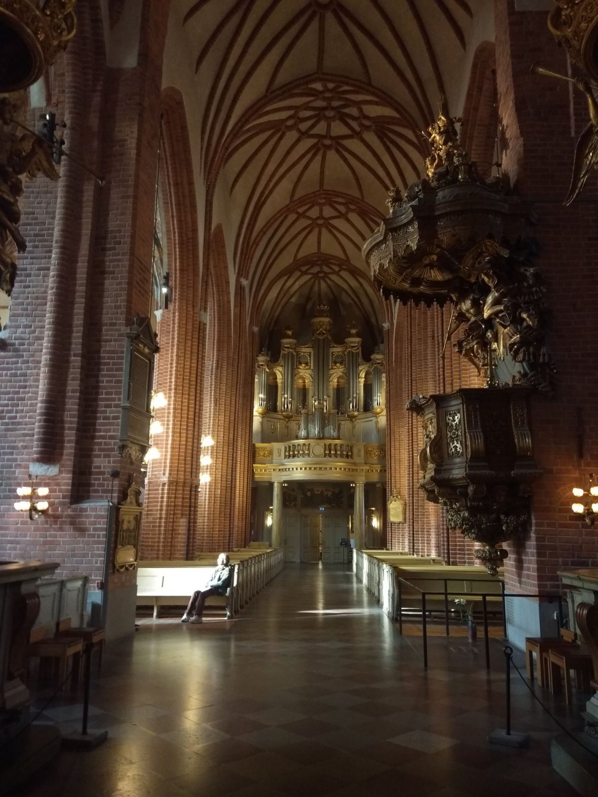 Hlavní loď katedrály