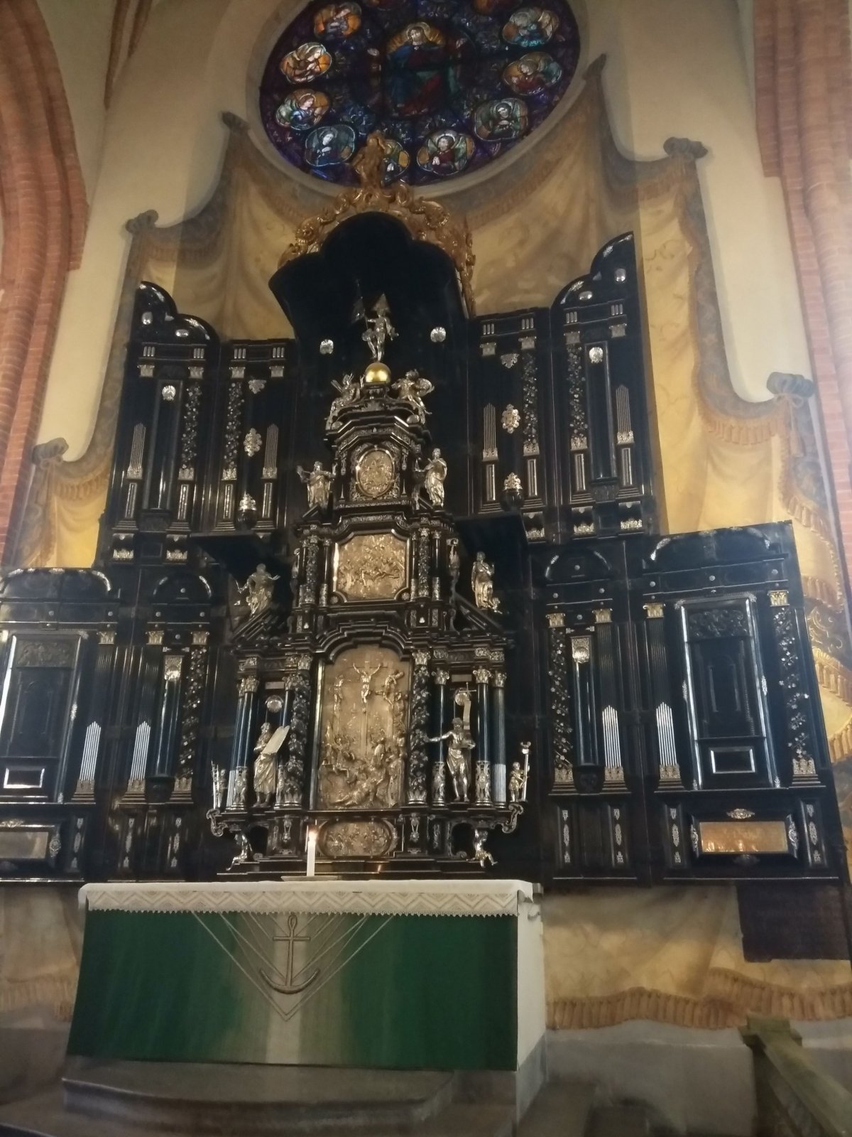 Impozantní skládací oltář