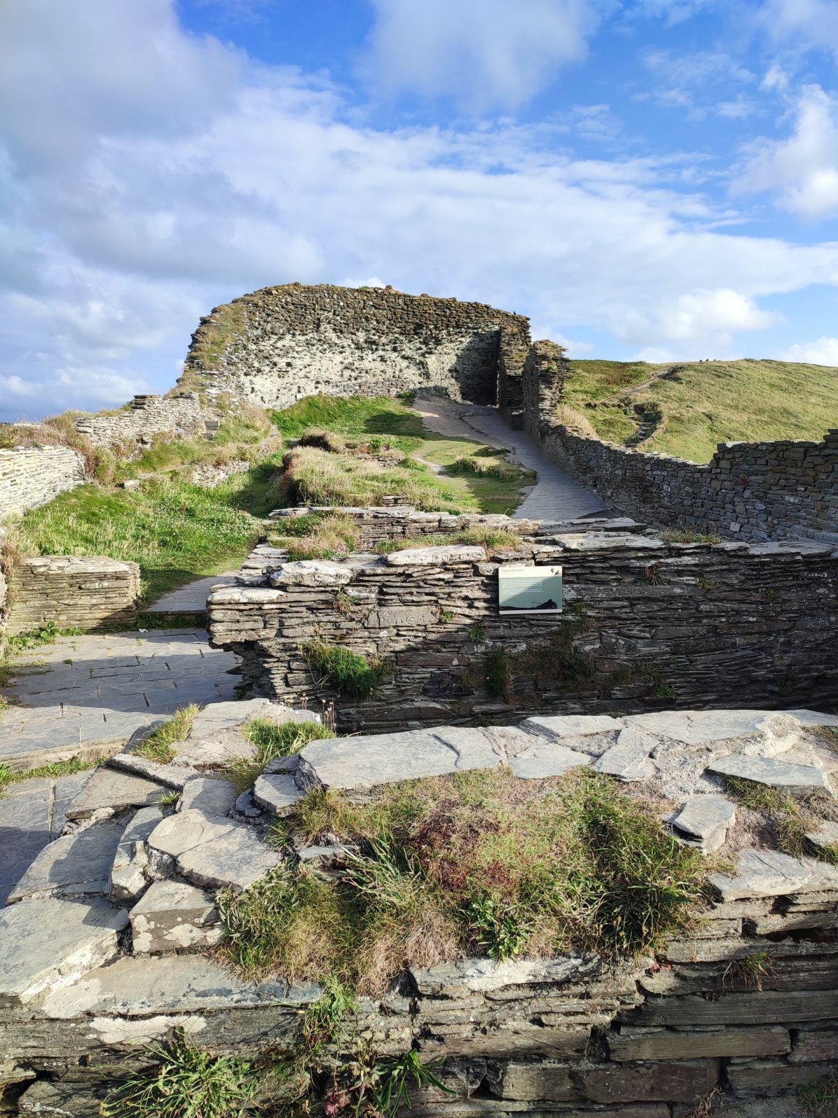 Co zbylo z pevninského Tintagelu