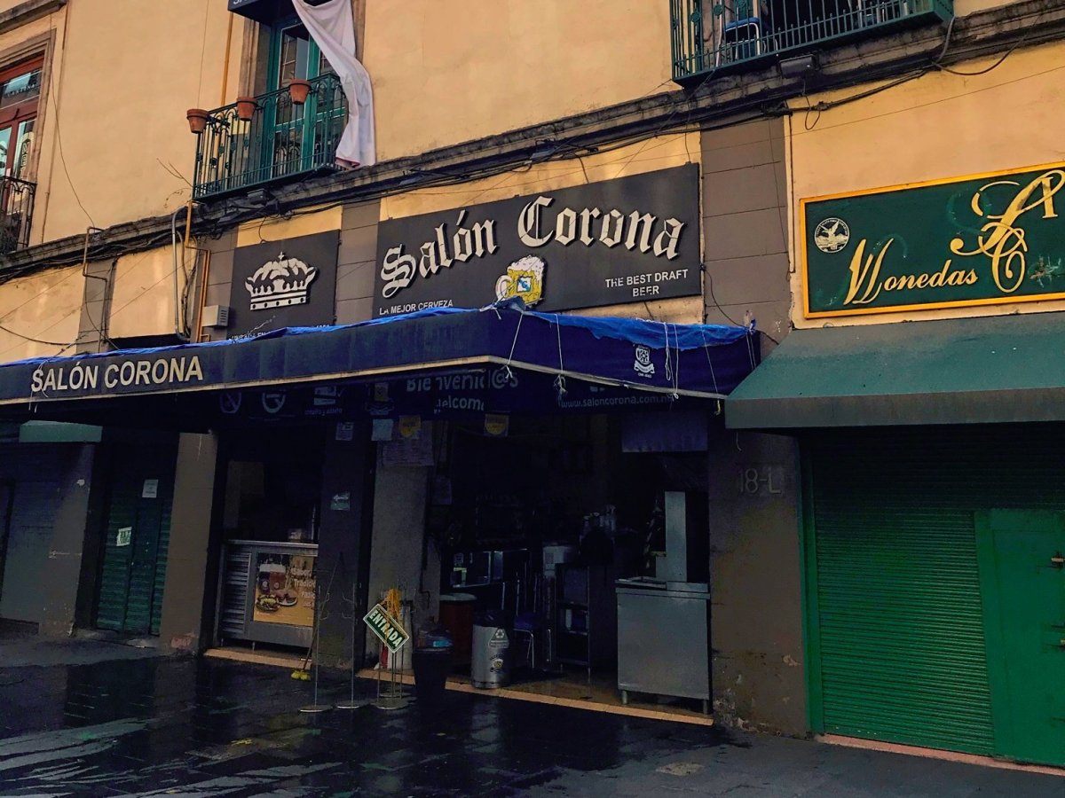 Kdyby měl někdo málo Corony...