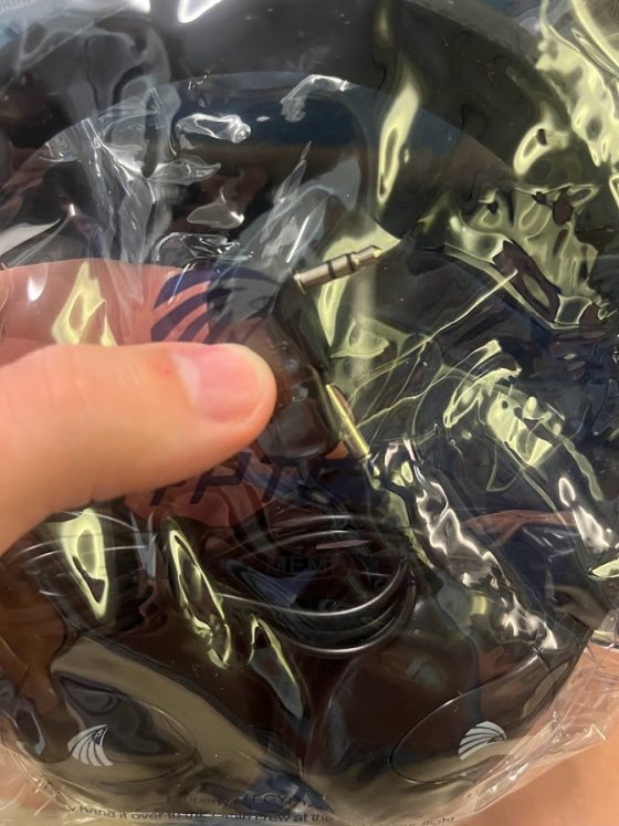 I sluchátka byla rozbitá :D