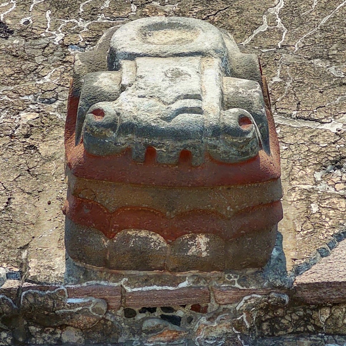 Aztécký chrám hlídají hadi a žáby