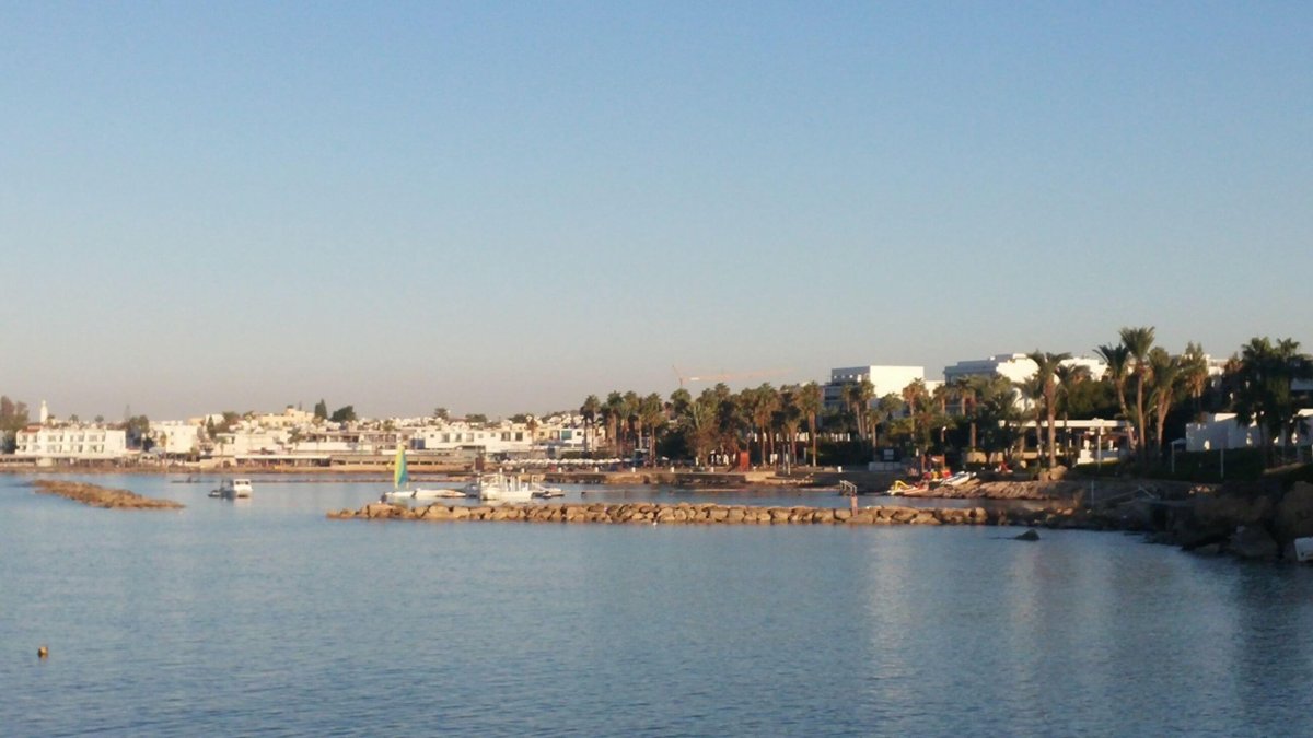 V blízkosti přístavu