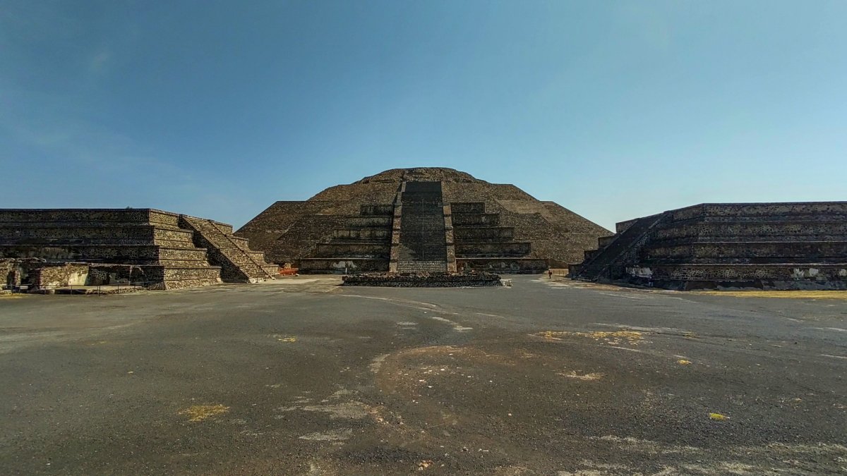 Pyramida měsíce