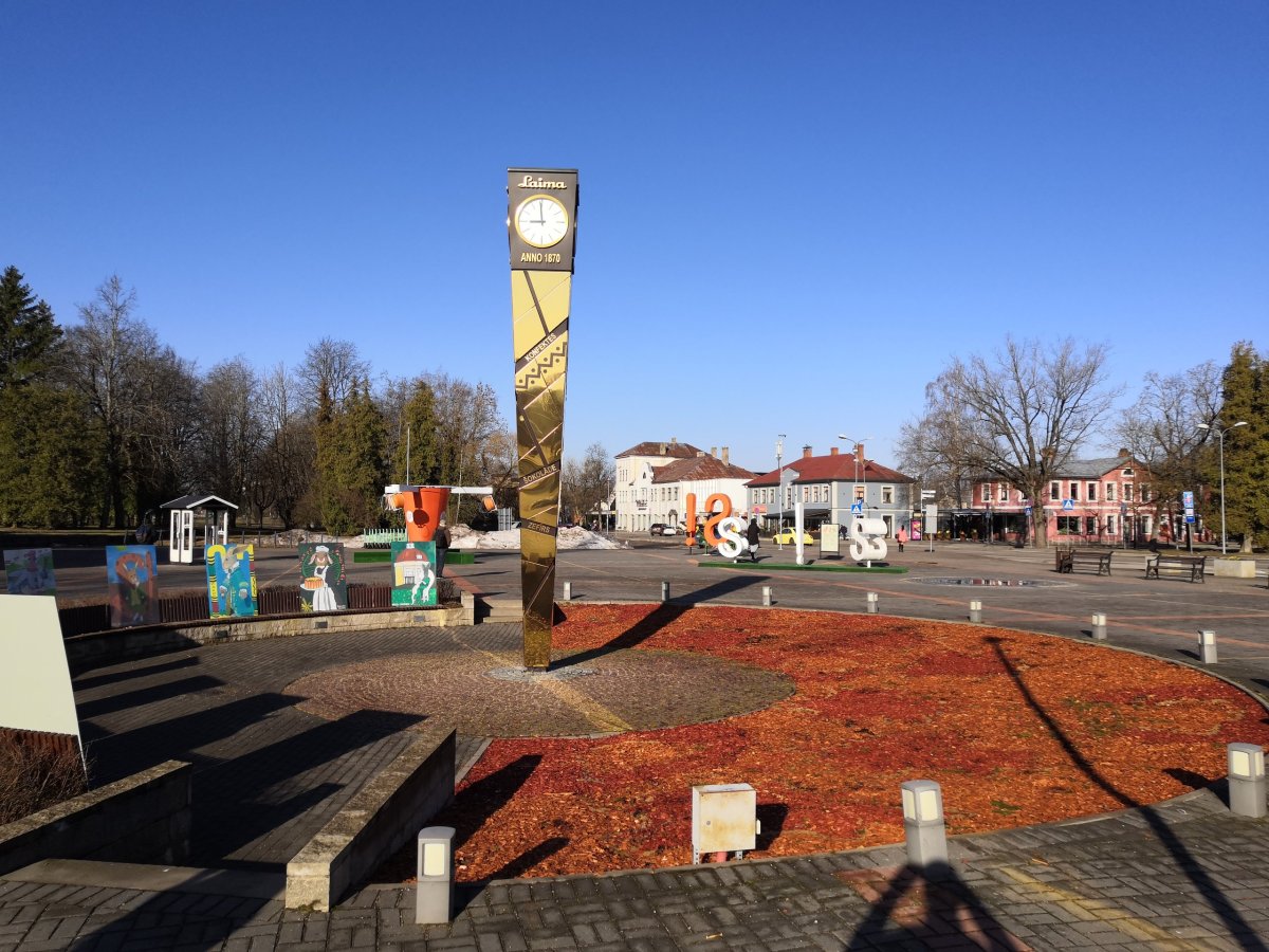 Prostor před nádražím v Siguldě