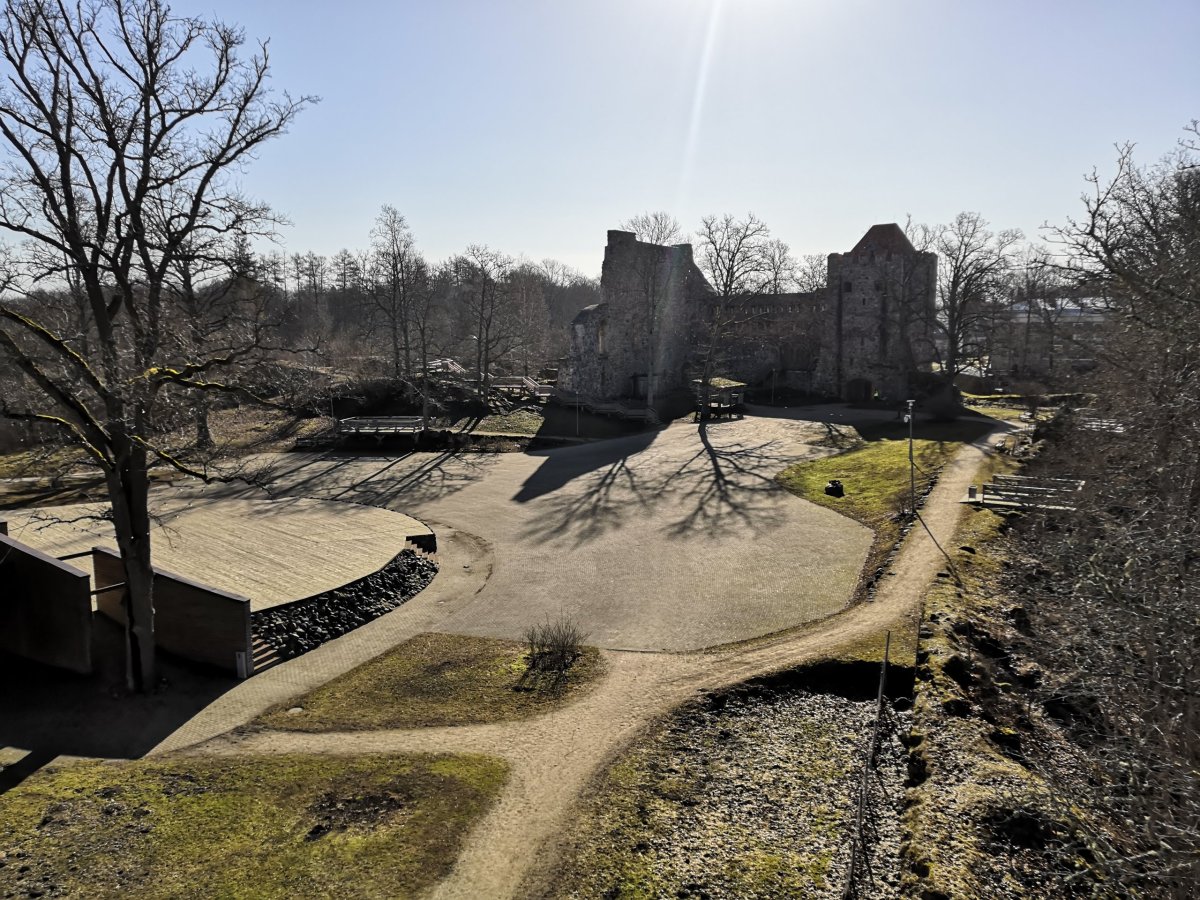 Pohled na hradní komplex z věže