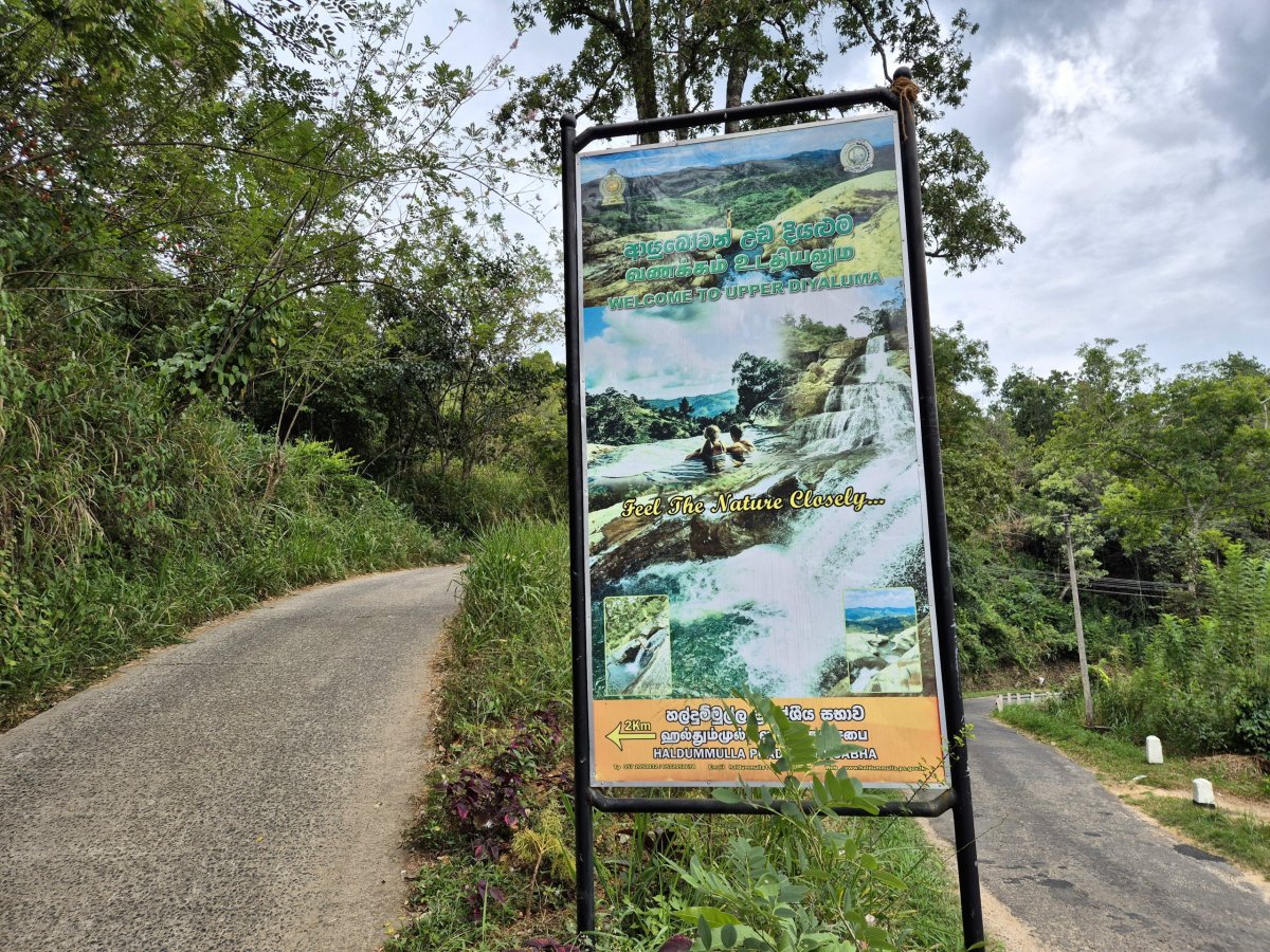 Cesta k Diyaluma Falls