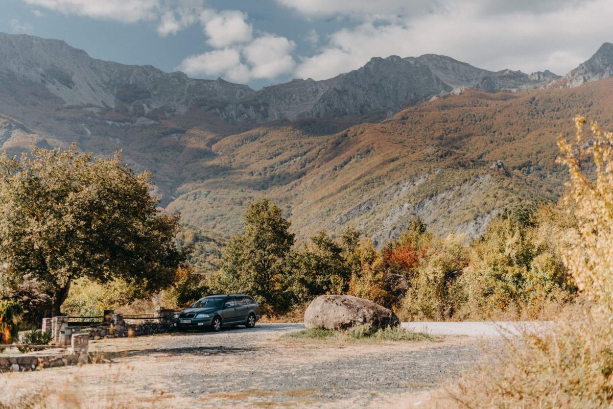 Výhledy na řecko-makedonské hory a sváča.