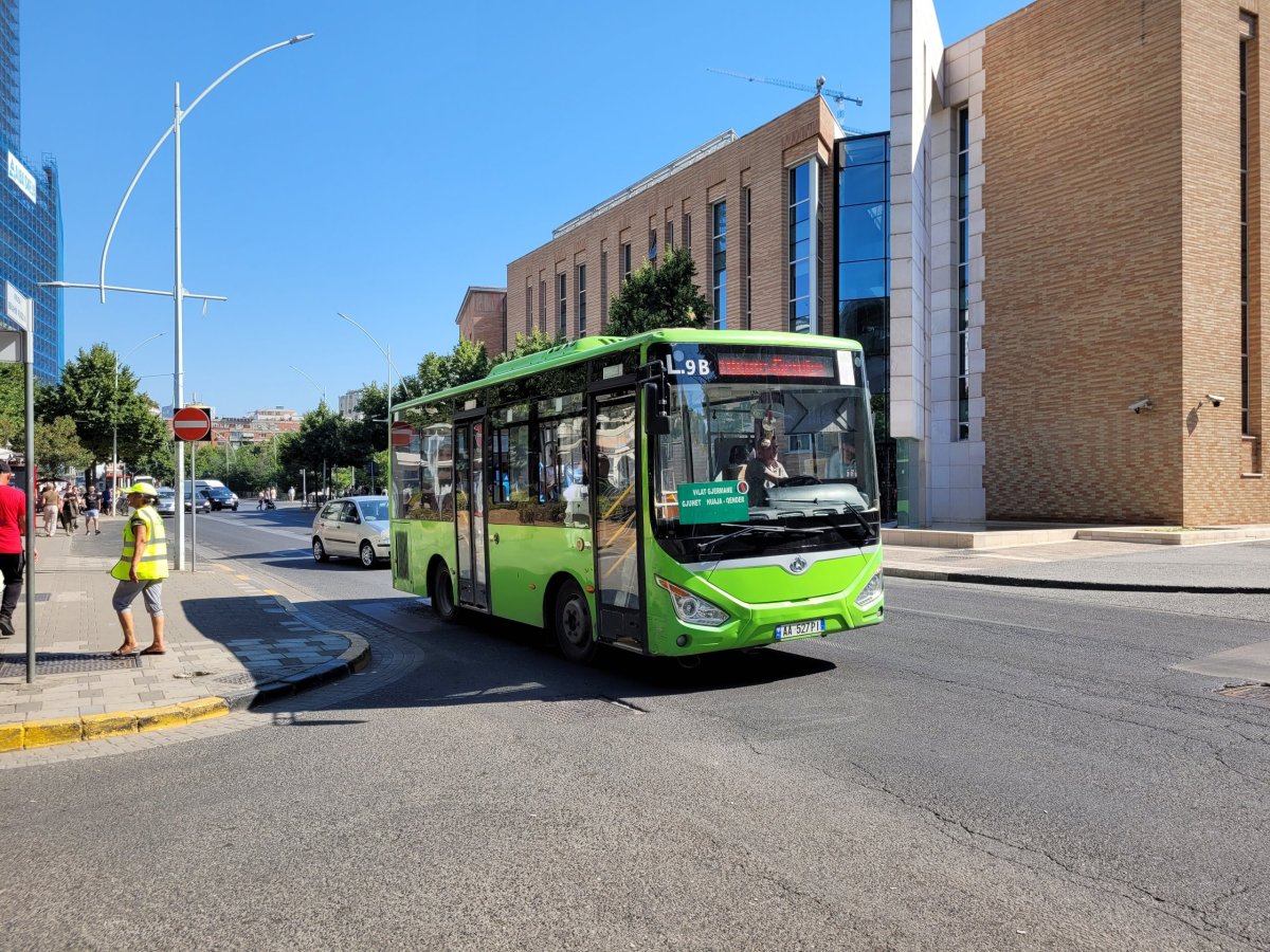 Autobus Tirana
