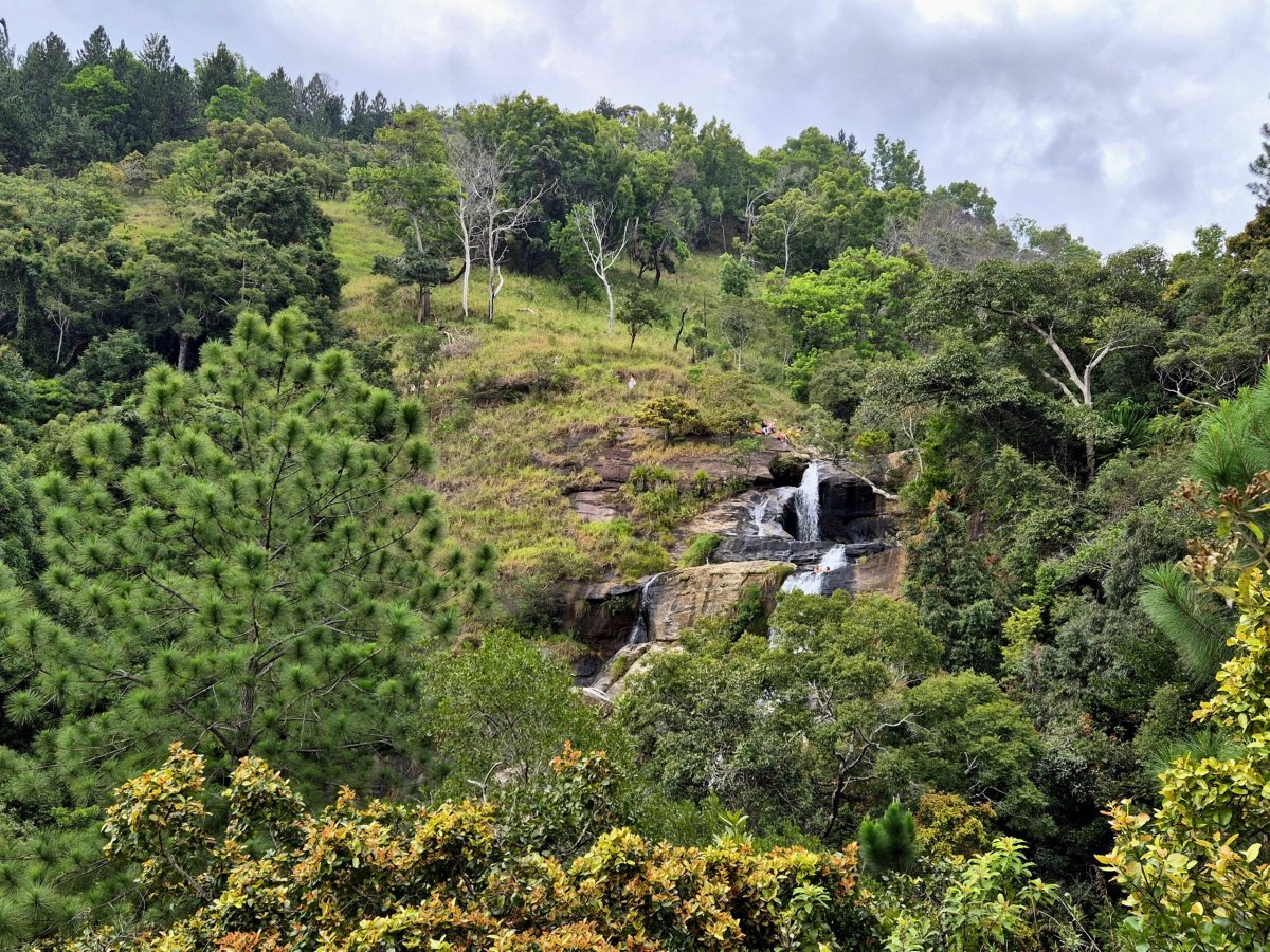 Diyaluma Falls