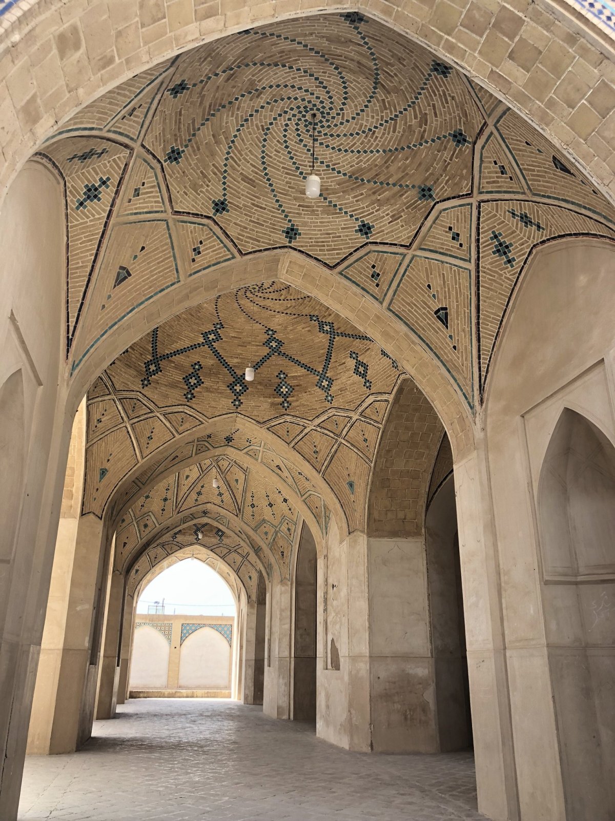 Architektura mešity je opravdu nádherná.