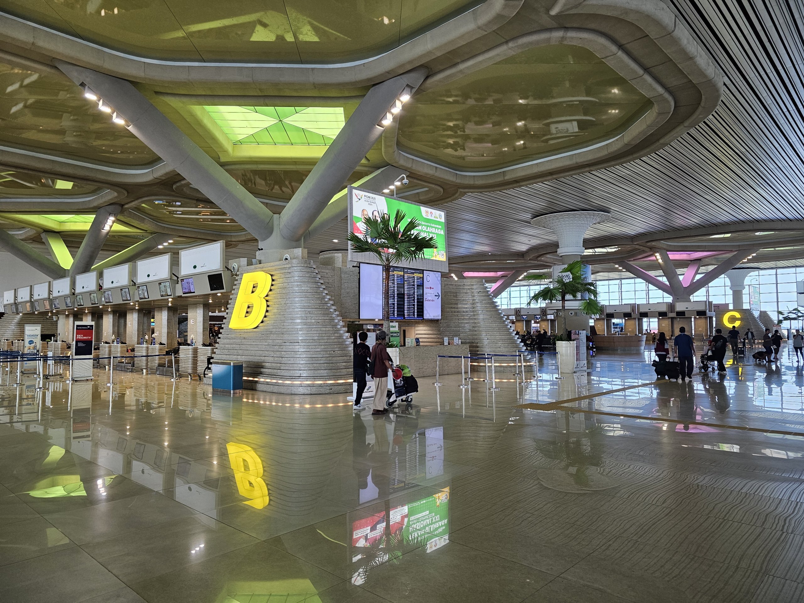 Yia Terminal Map Přestup na letišti Yogyakarta International YIA: moje zkušenost