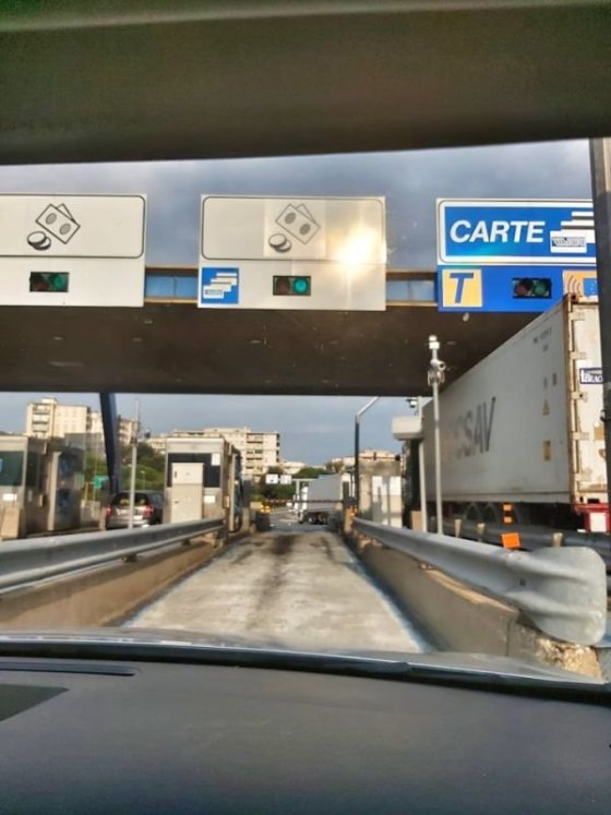 placený úsek cest - brána