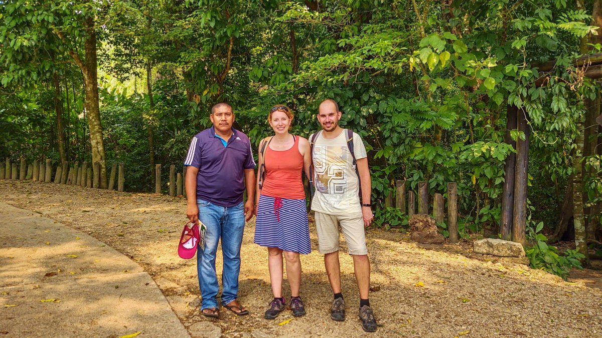 Společné foto s naším mimořádně nadšeným průvodcem