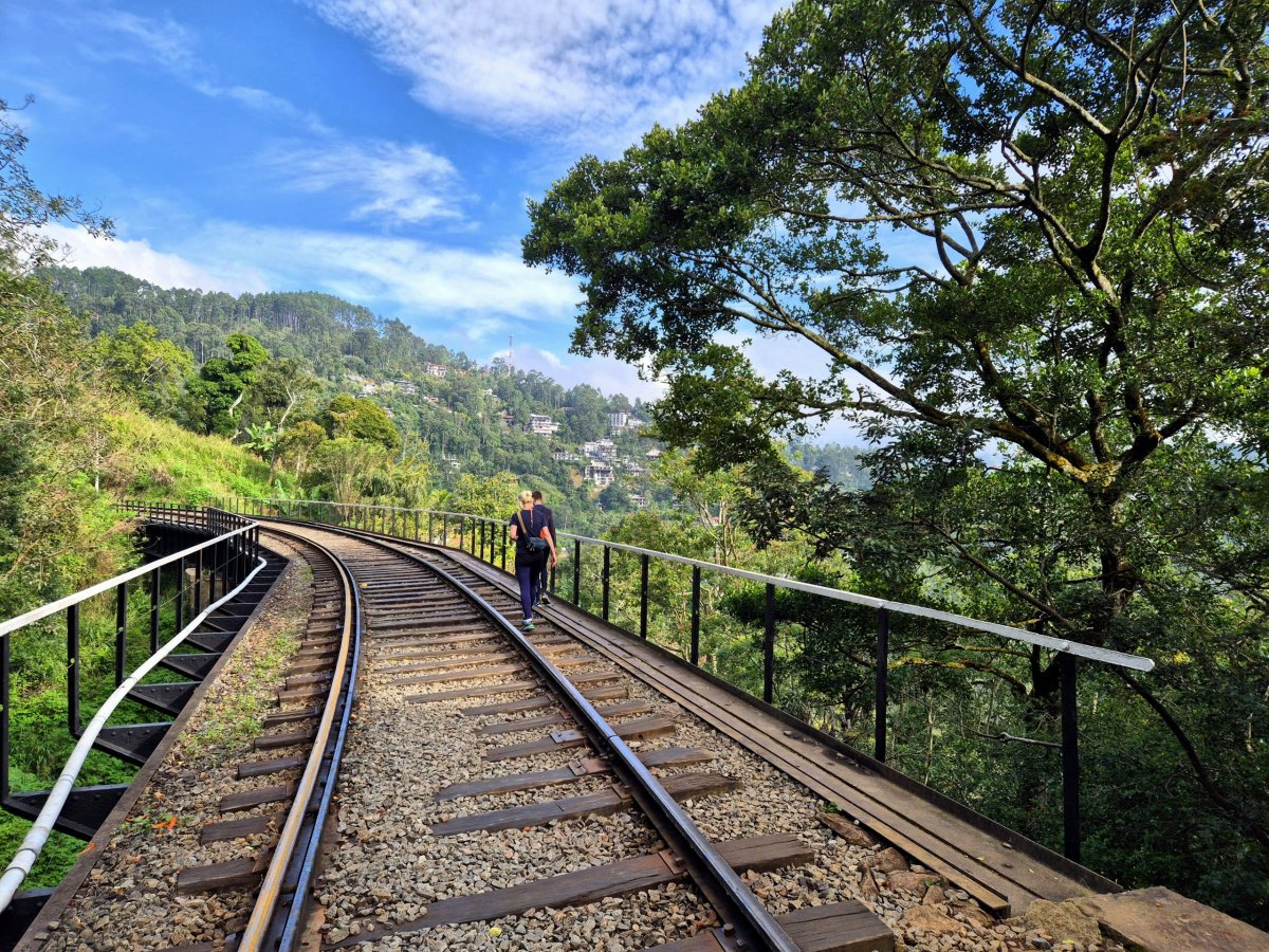 a samozřejmě po kolejích