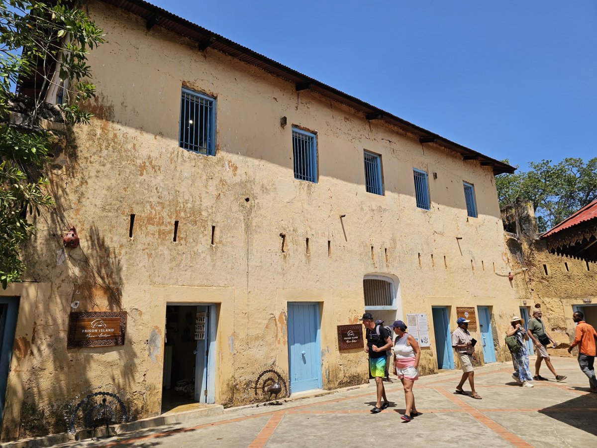 Prison Island, budova vězení