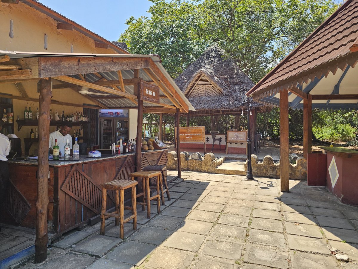 Prison Island, restaurace