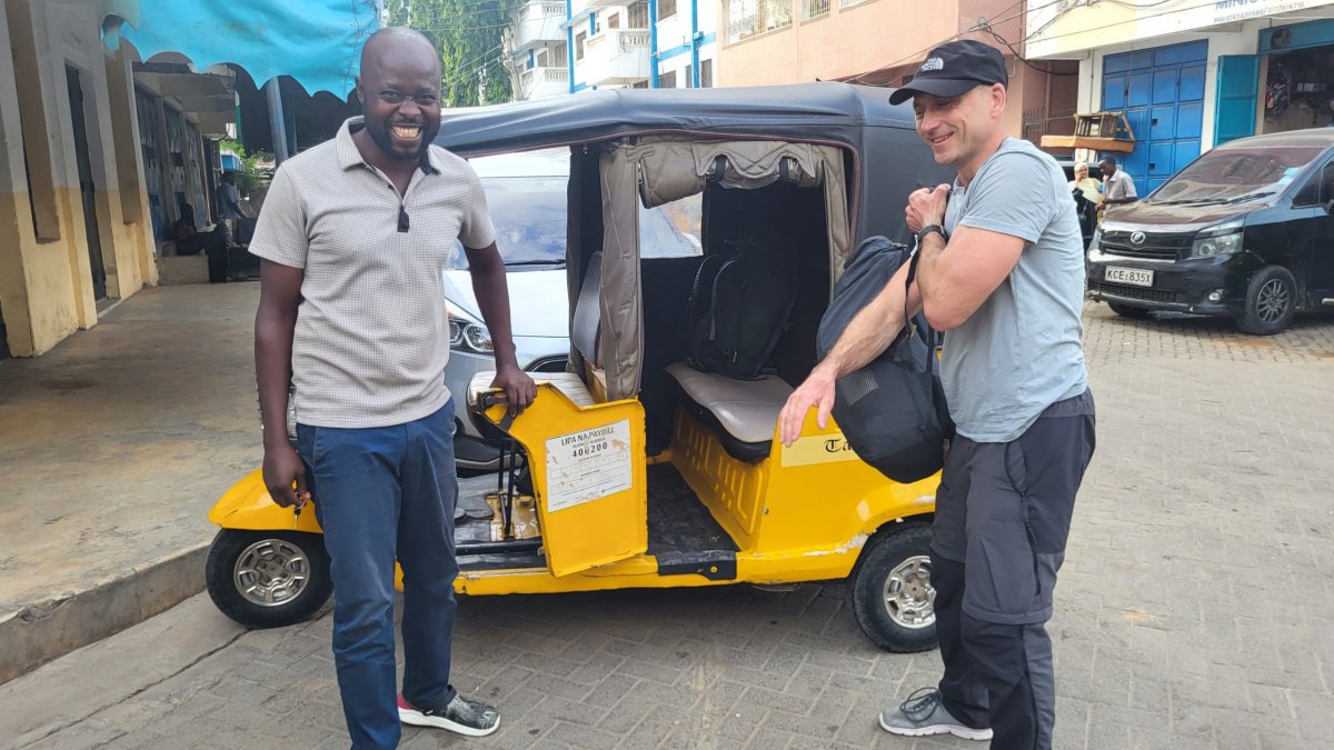 3. dopravní prostředek = tuktuk na trajekt