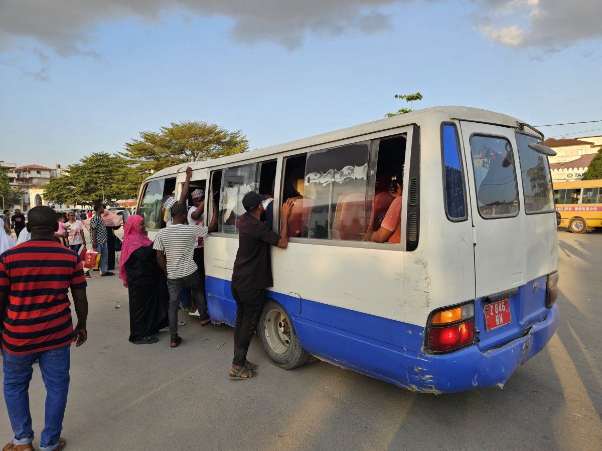 Přeplněný autobus dala dala
