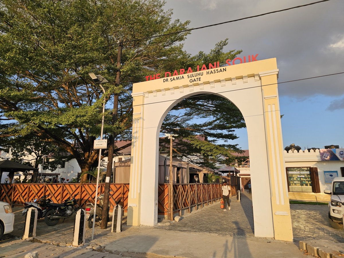 Brána do Darajani Souk