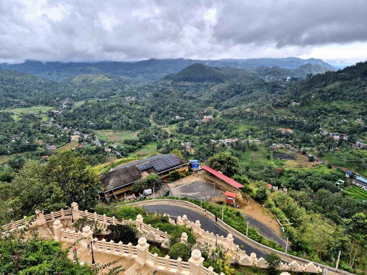 Cesta k Mahamevnawa Monastery 