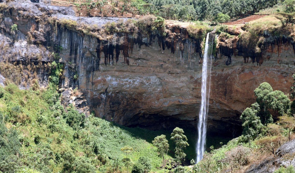  Sipi falls - lze slanit po pravé straně 100 m