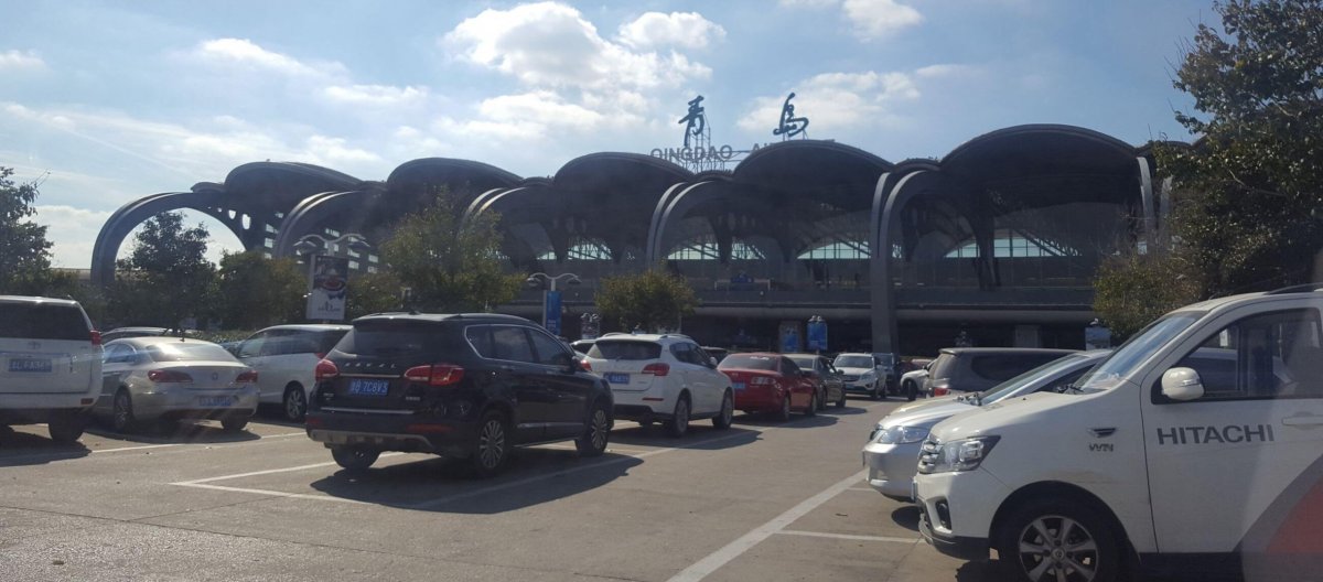 Štafl černých taxikářů na letišti Qingdao