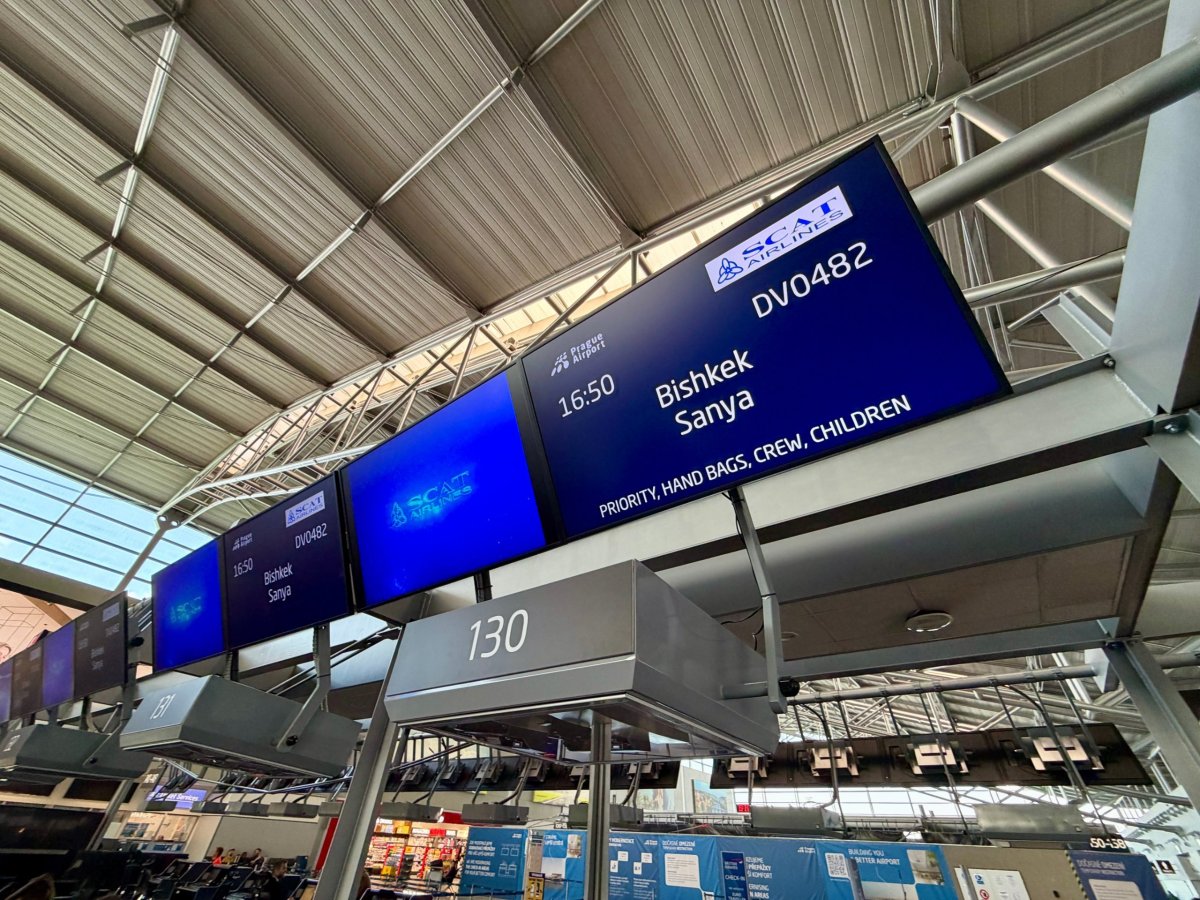 Check-in na let SCAT Airlines