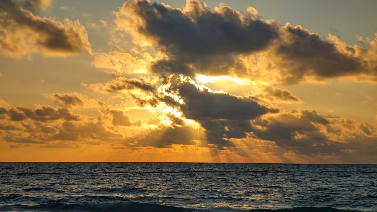 Východ slunce v Tulumu