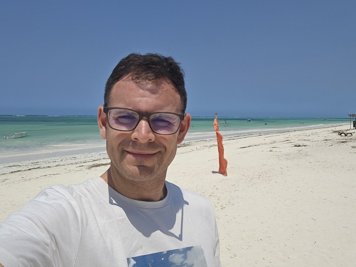 Já na pláži Pwani-Mchangani